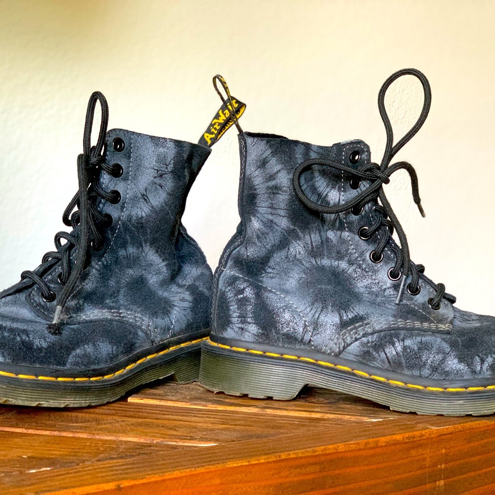 Dr . Martens 1460 Pascal Tie Dye  Suede Womens Size 6